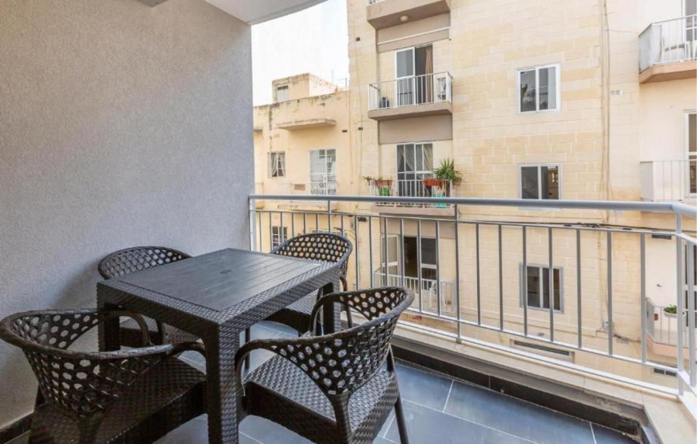 New 3 Bedroom Apartment A1 세인트폴스베이 외부 사진