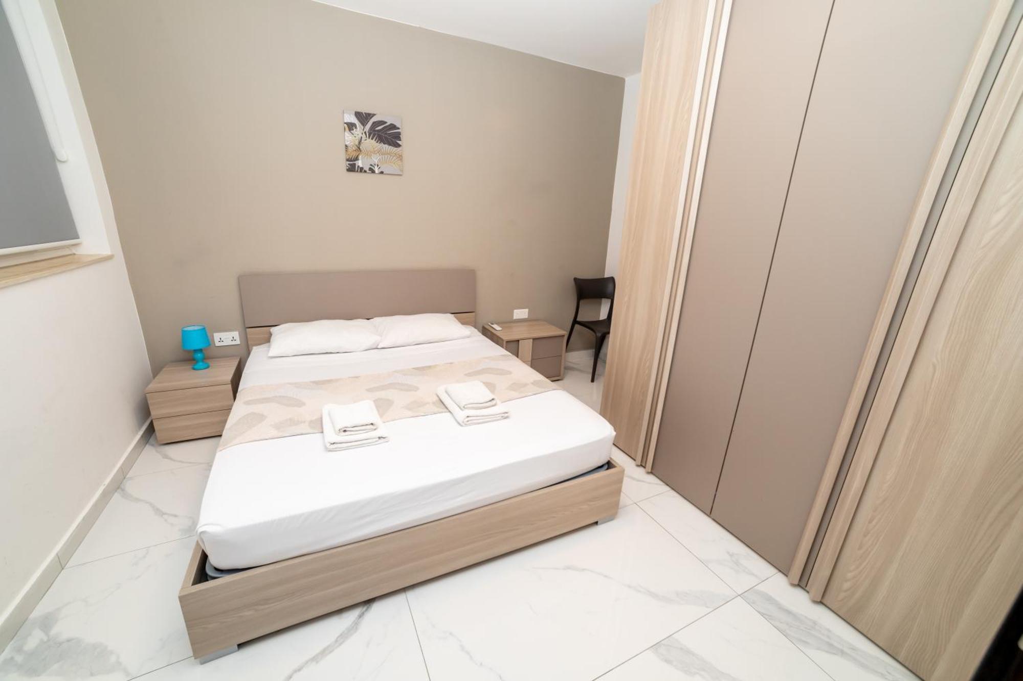 New 3 Bedroom Apartment A1 세인트폴스베이 외부 사진