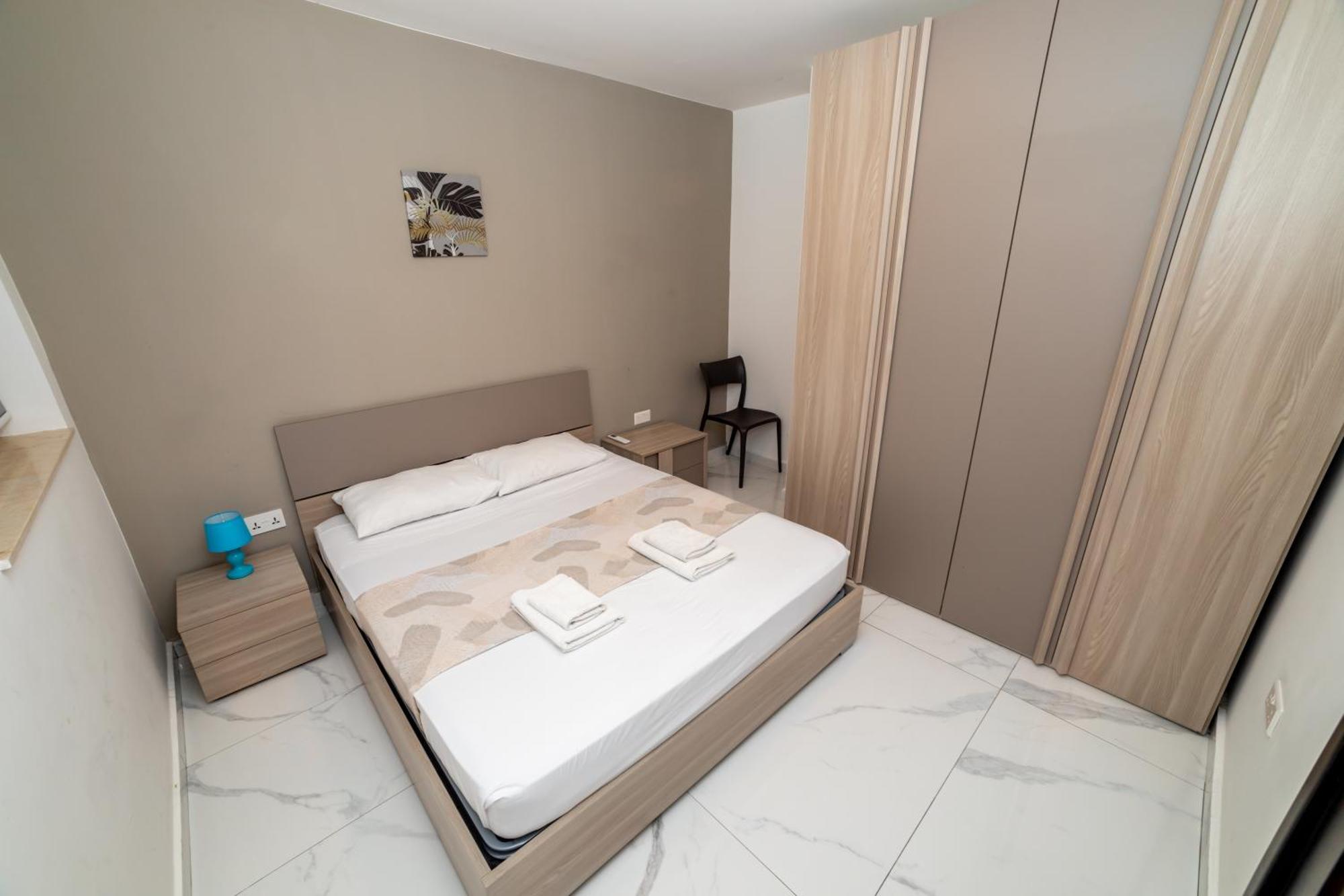 New 3 Bedroom Apartment A1 세인트폴스베이 외부 사진