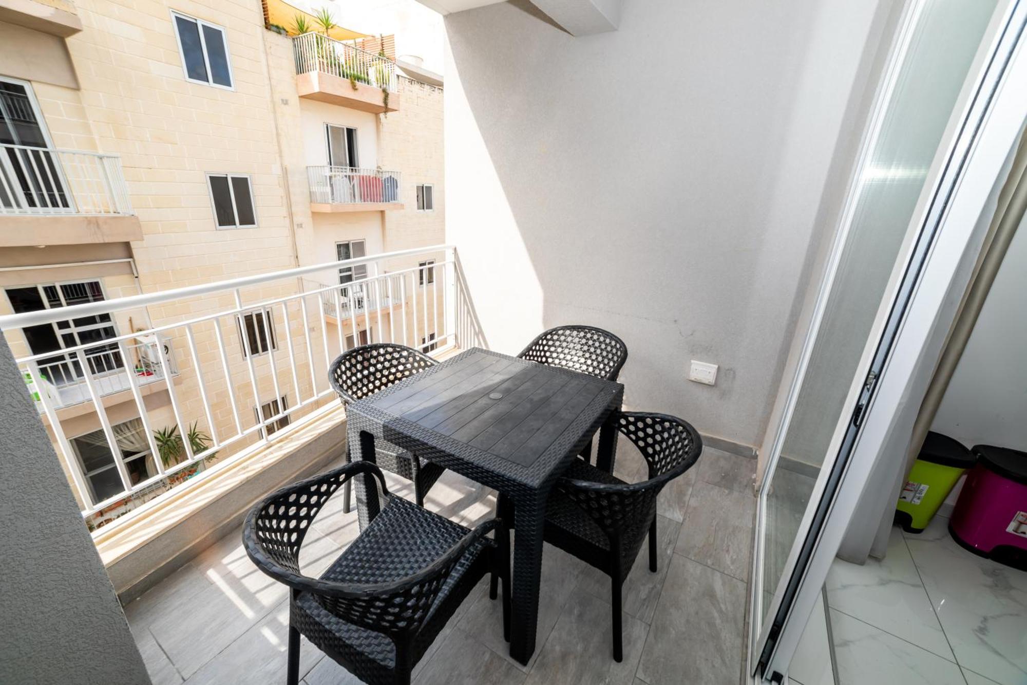 New 3 Bedroom Apartment A1 세인트폴스베이 외부 사진