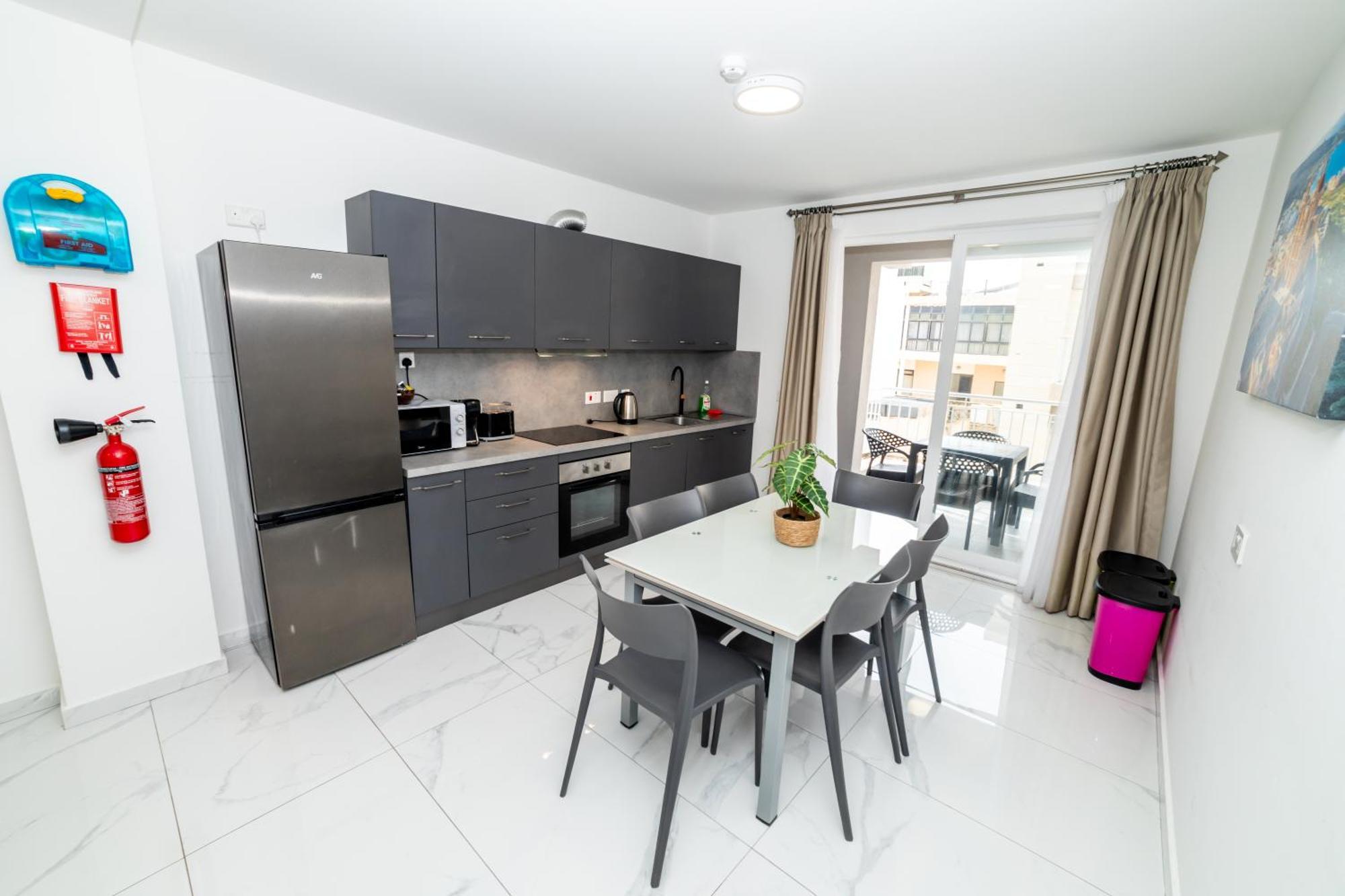 New 3 Bedroom Apartment A1 세인트폴스베이 외부 사진