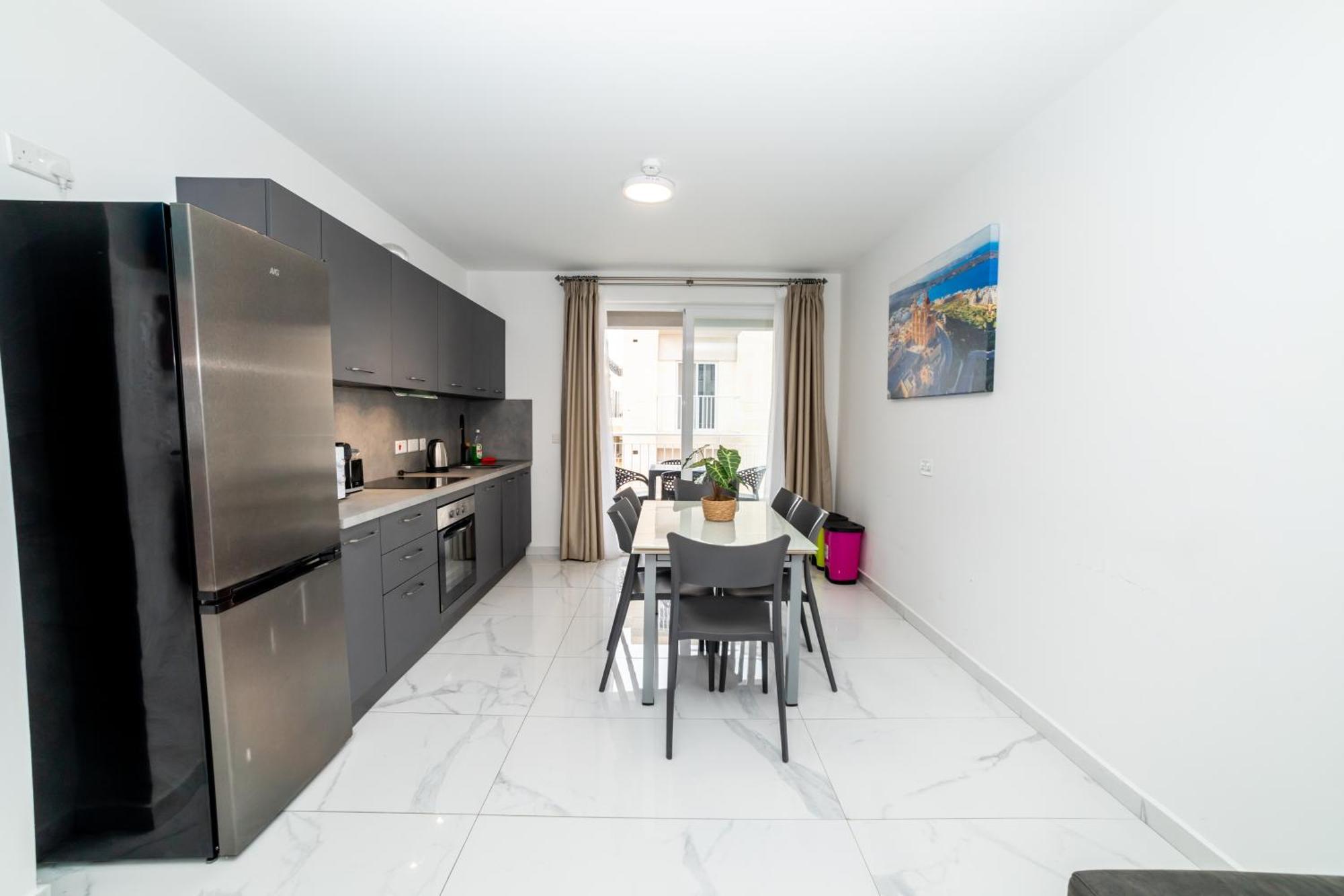 New 3 Bedroom Apartment A1 세인트폴스베이 외부 사진