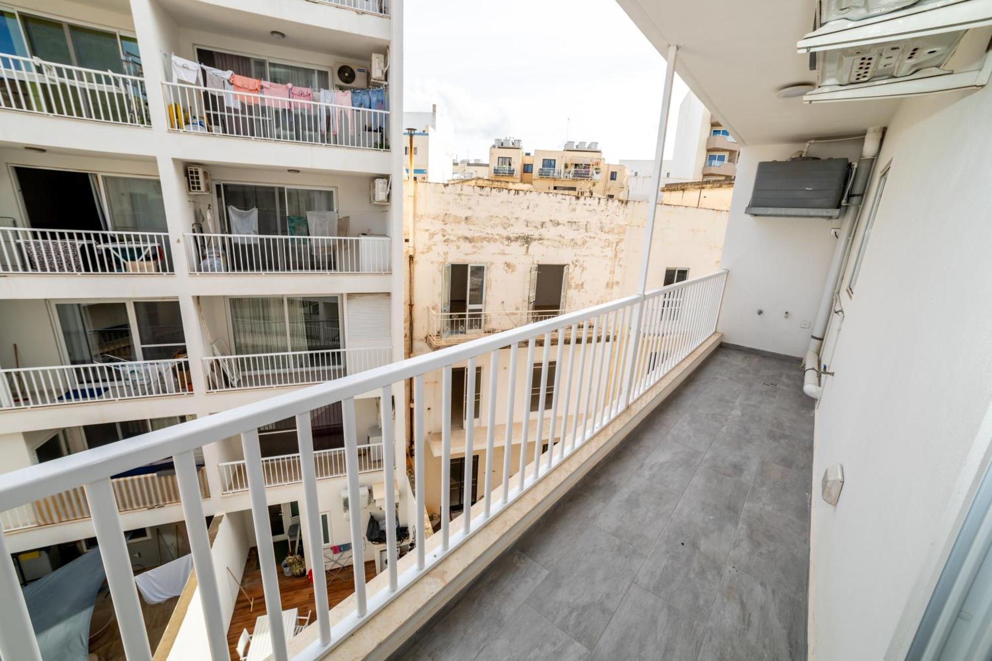 New 3 Bedroom Apartment A1 세인트폴스베이 외부 사진